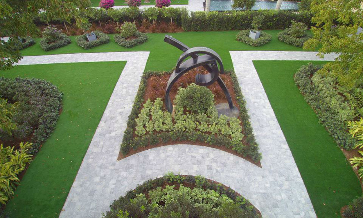 Artificial Grass That Elevates Hotel Curb Appeal in Sarasota
